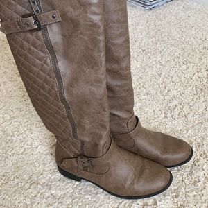 Quilt looking tan boot